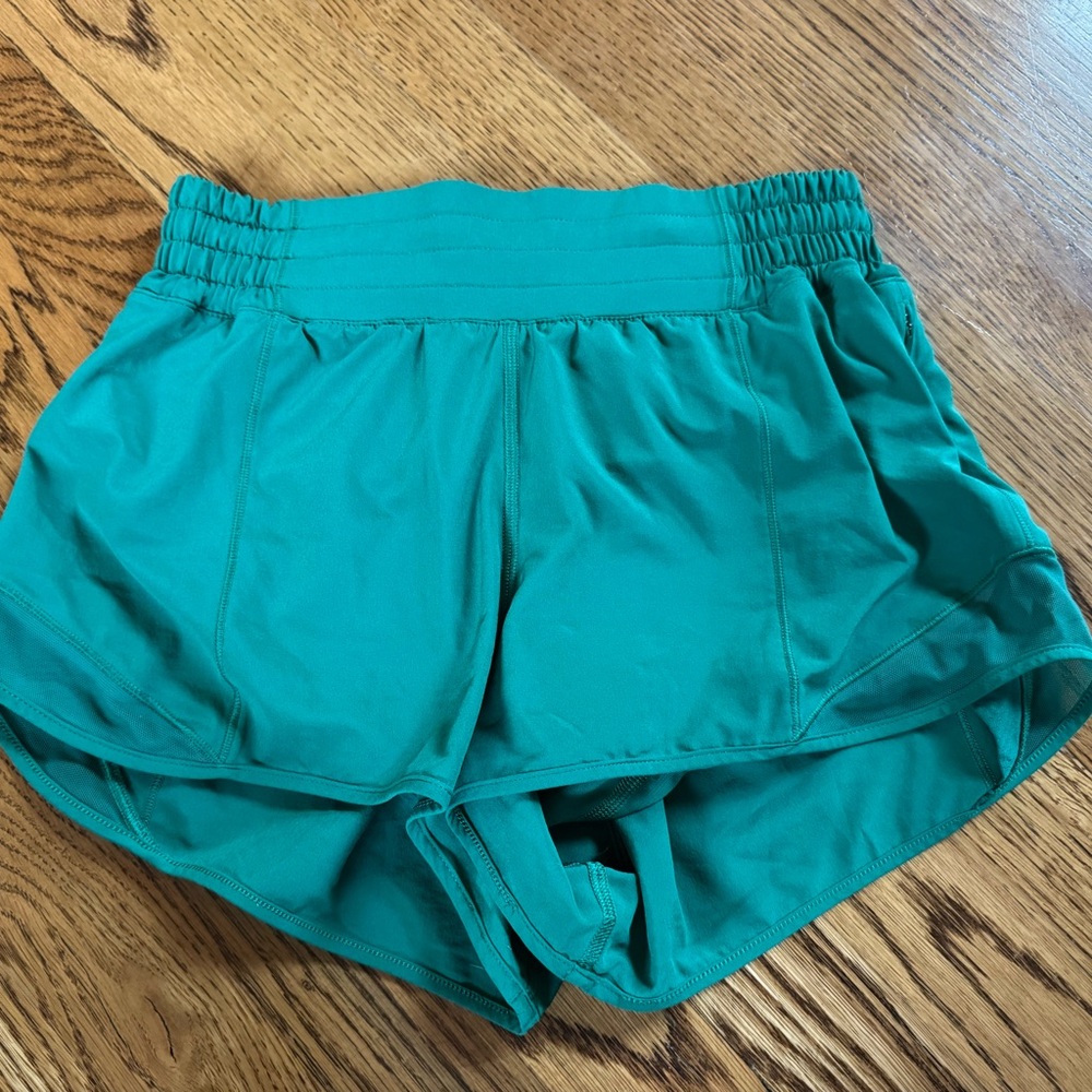 lululemon athletica Women's Athletic hotty hot Shorts in green size 4